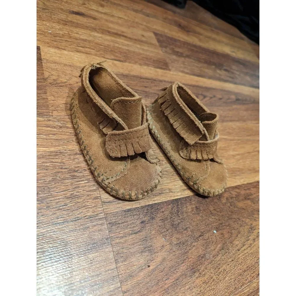Minnetonka leather baby moccasins size 2